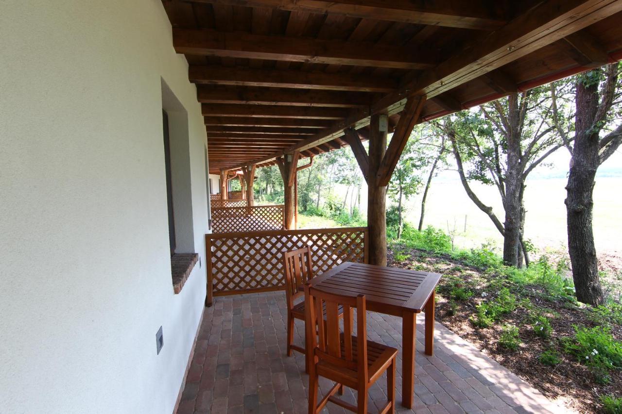 Bibic Nature Lodge Balmazújváros エクステリア 写真