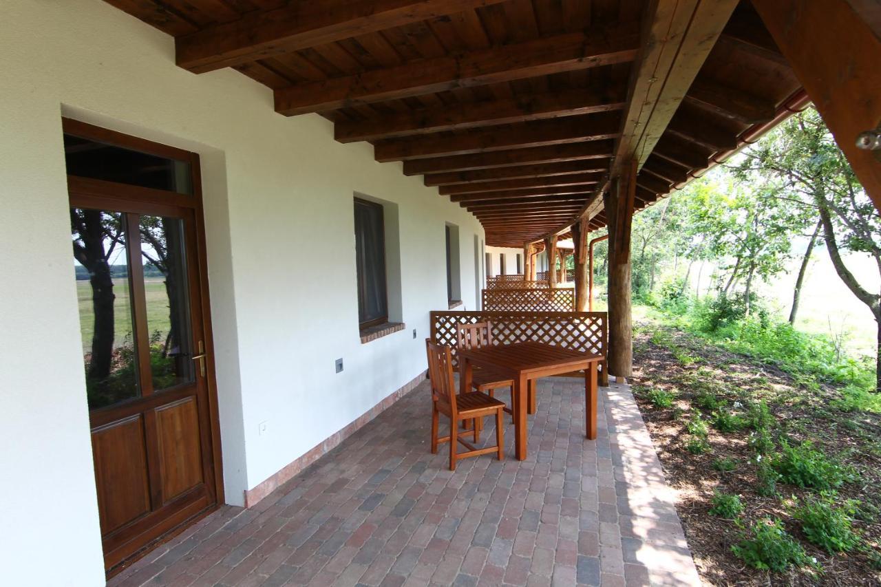 Bibic Nature Lodge Balmazújváros エクステリア 写真